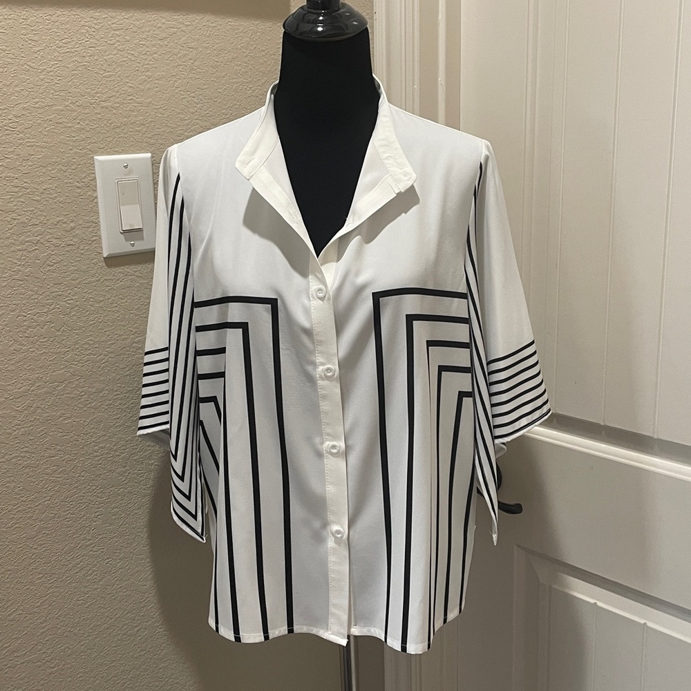 White & Black Geometric Button-Front Women's Top
